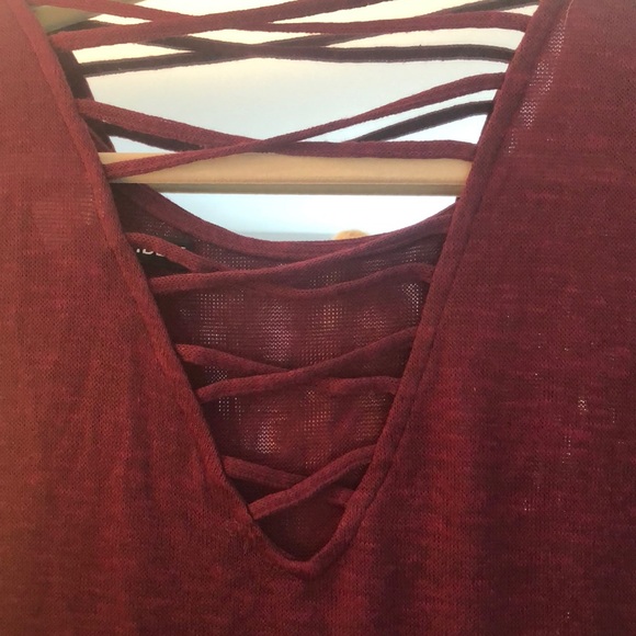 Slightly sheer long sleeve with detailed back - Picture 4 of 5